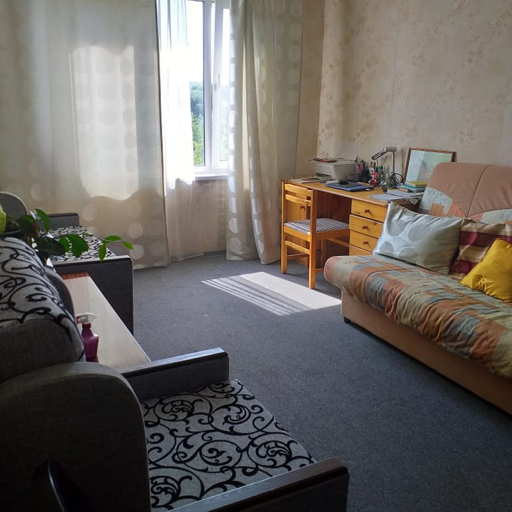 продается  2-х комнатная квартира, ул. Челюскинская, 14 к.2 